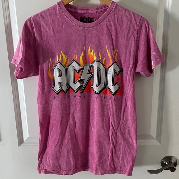 AC/DC Tops - AC/DC Pink Flame Highway to hell  Graphic Tee Sz medium